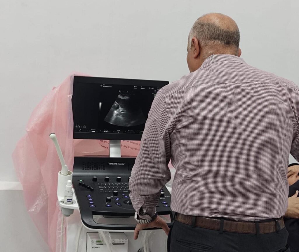 قافلة طبية فى تخصصات امراض النساء والباطنة والقلب للكشف الطبي بالتعاون مع الجمعية الشرعية بسوهاج