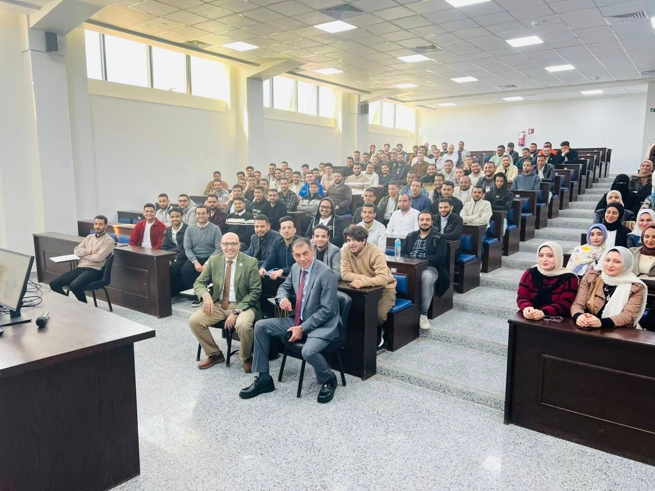 محاضرة أكاديمية متميزة لطلاب مرحلة البكالوريوس بكلية الطب البشري بجامعة ميريت