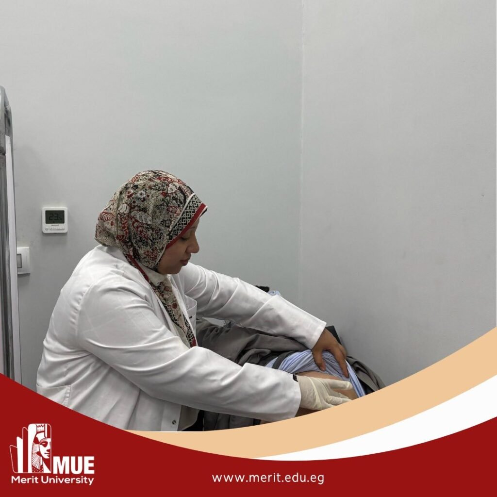 قافلة طبية متخصصة في الجراحة العامة بالعيادات الخاريجة بالجامعه بالتعاون مع إحدى الجمعيات الأهلية بقرية ونينة الغربية