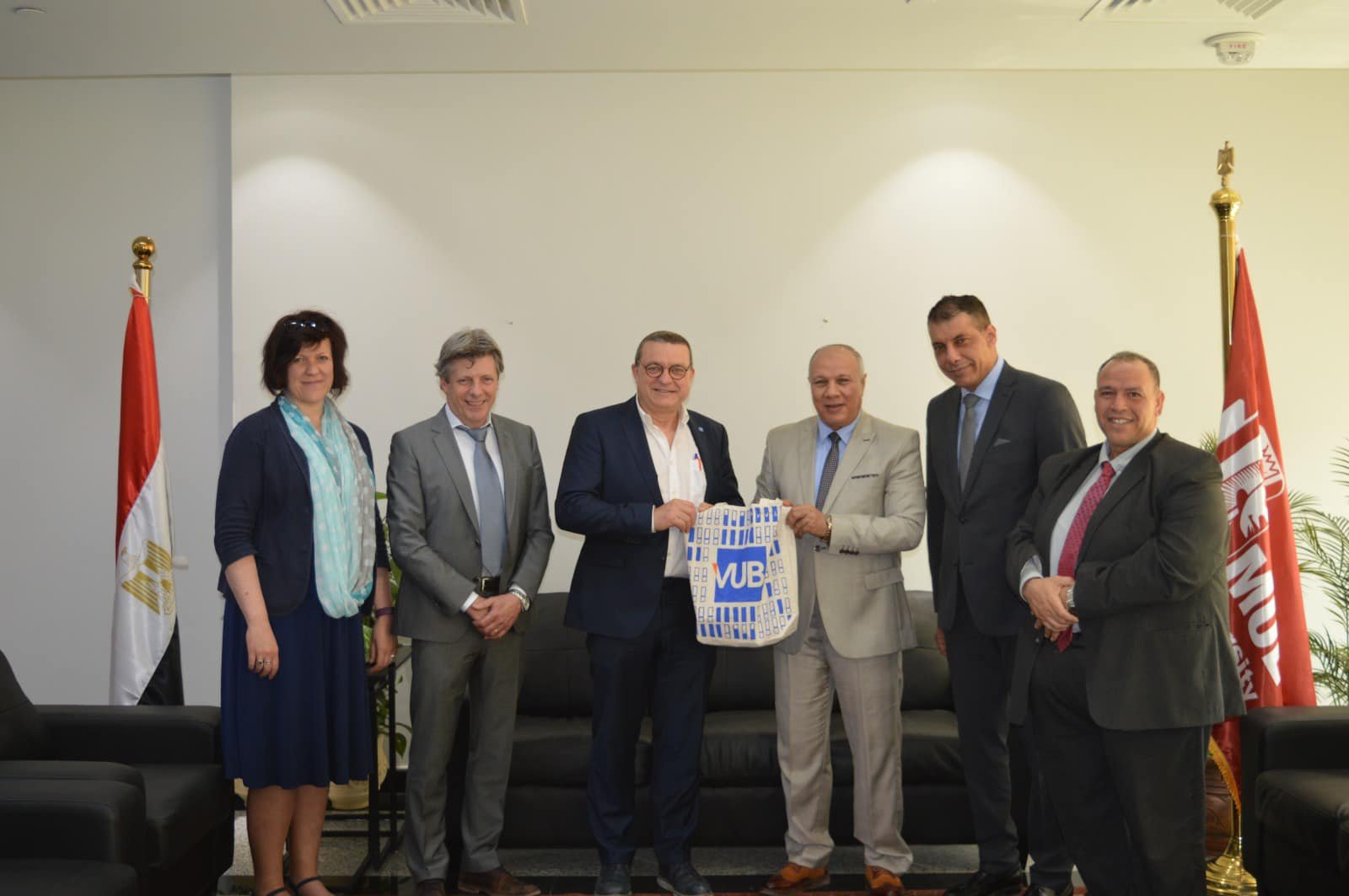 Read more about the article إستقبال وفد جامعة  “Vrije Universiteit Brussel”  (VUB)  البلجيكية لإبرام بروتوكول تعاون علمي مع كلية العلاج الطبيعي