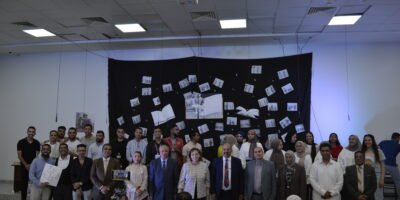 عرض مسرحى بعنوان ” روح الرواية ” لطلاب الجامعه